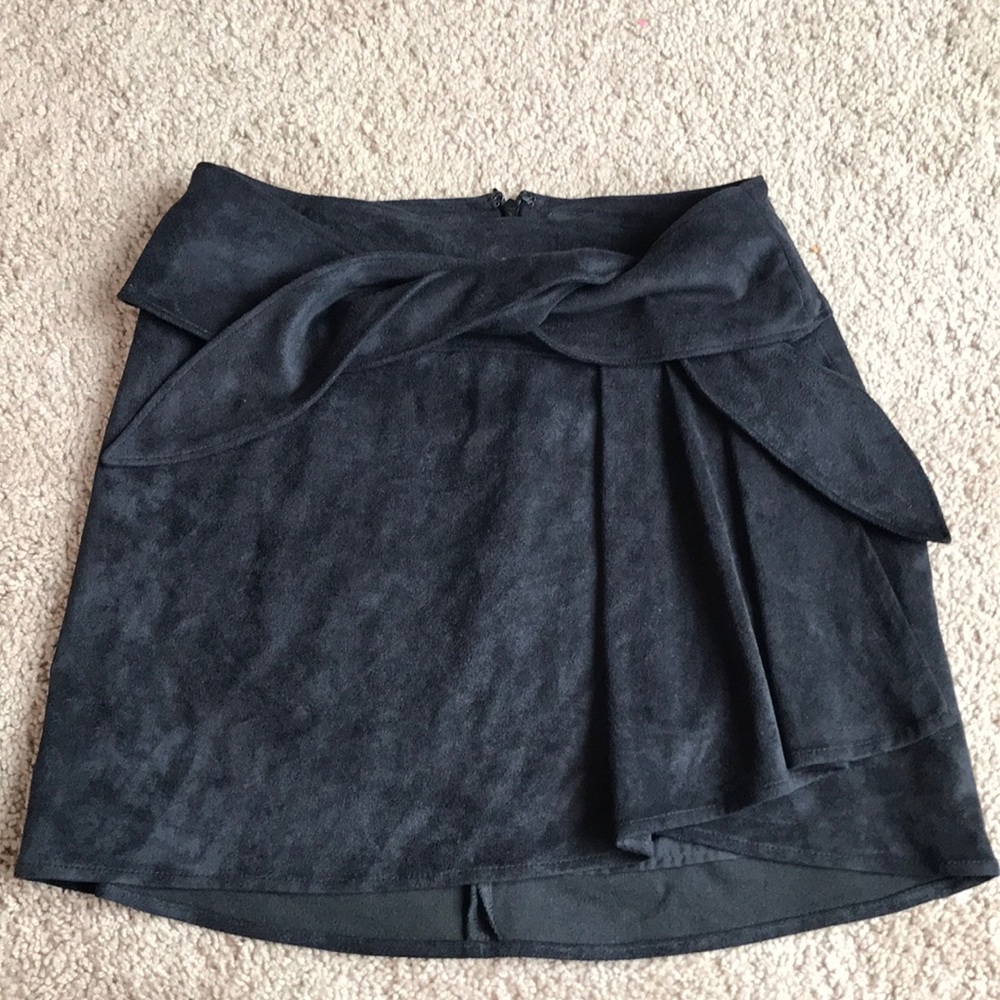 Black velour express skirt